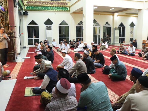 Kapolrestabes Makassar Gelar Safari Subuh di Masjid Al-Ashri Kecamatan Manggala